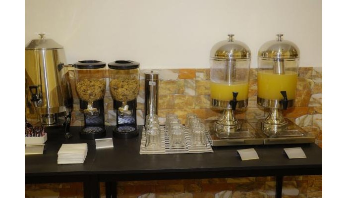 Almond Hotel Apartments poza 1