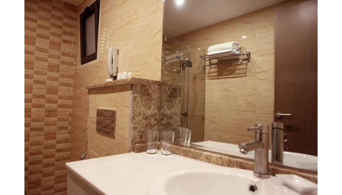 Almond Hotel Apartments poza 5